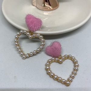 Pink faux fur pearl open heart drop earrings